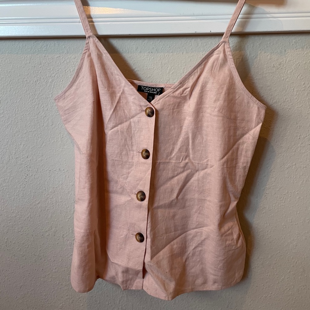 Light pink button tank